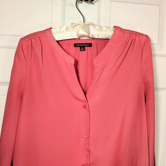 Hive & Honey Pink Button Down Blouse Small - Picture 4 of 7